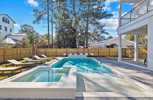 Seagrove Beach House | Steps to Beach! Cart, Pool & Spa - Seagrove Palace
