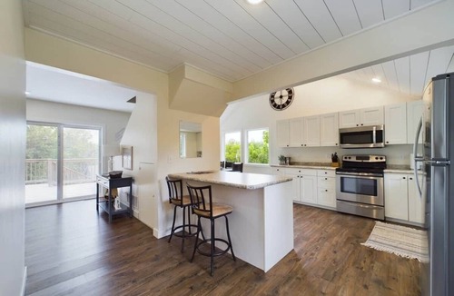 Glenwood House | Steps to Lake Minnewaska, downtown Glenwood!
