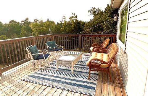Glenwood House | Steps to Lake Minnewaska, downtown Glenwood!