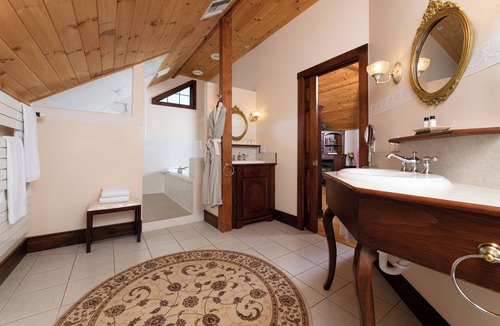 Ledyard Bed & Breakfast | Stonecroft Inn