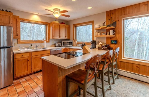 Stratton Mountain House | Stratton; 8 min. King beds, fire place, dogs ok!