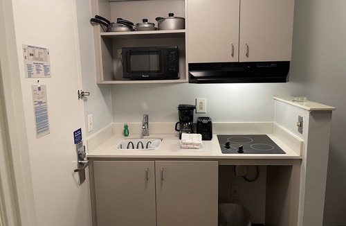 Laurel Hotel | Studio 6 Extended Stay - Richmond, VA - I-64 West