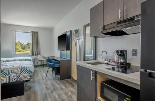 Giddings Hotel | Studio 6 – Giddings, Tx