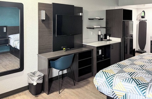 Lexington Hotel | Studio 6 Suites Lexington, Kentucky