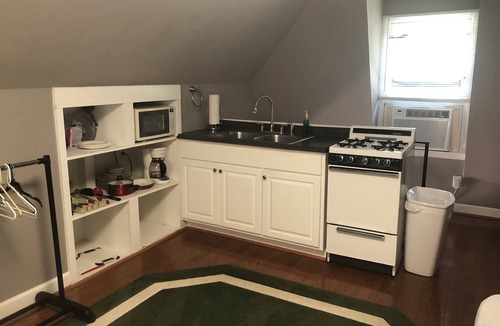 Elon Apartment | Studio apartment over garage