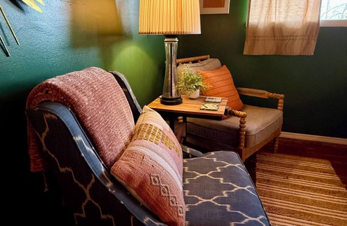 Turners House | Studio with incredible view minutes from the mall!