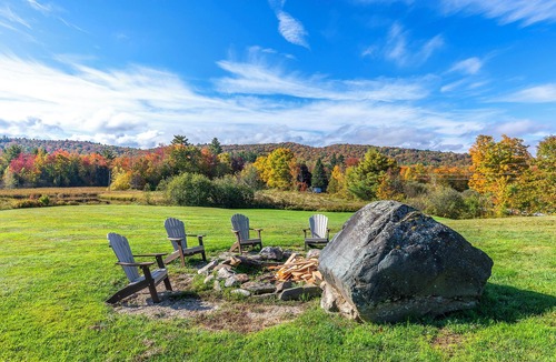 Belmont House | Stunning 3 br Timber Frame Ski Retreat on 6 acres