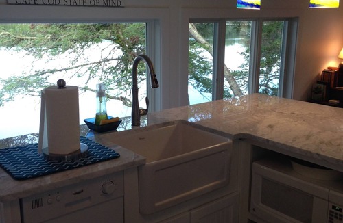 Dennis Cottage | ⭐️ STUNNING WATERFRONT ⭐️Pet Friendly 3BDRM/2BTH*FIREPIT*KAYAKS*GAS FIREPLACE*