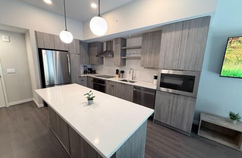 Clarendon Apartment | Stylish Apt Near DC & Metro - Pool & Gym