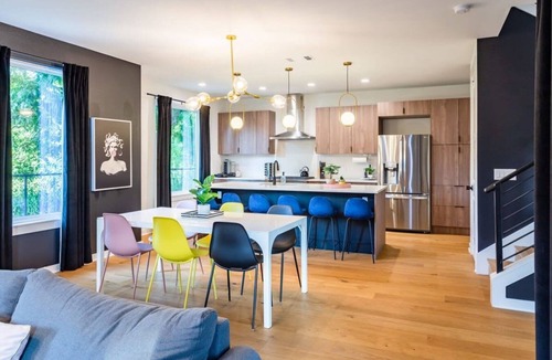 Govalle House | Stylish Clubhouse Retreat w/Hot Tub near Downtown