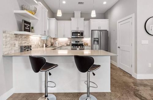 St. Johns House | Stylish Modern Home + Close to DT + 4th Night Free!