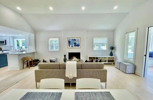 Flanders House | Stylish, spacious, and modern - Just 1 block from a private beach.