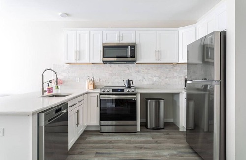 Downtown Apartment | Stylish Yale at Wooster Square + Washer & Dryer
