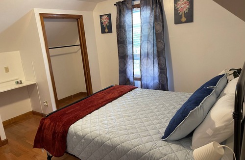 Attleboro House | SummerConcerts @ Gillette & Xfinity! Perfect for Groups! Private 3 Bedroom House