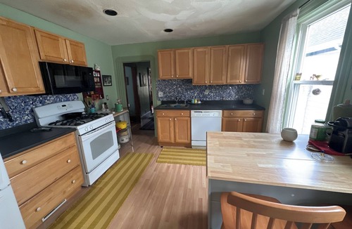 North Cambridge Apartment | Sunny 2-bedroom apartment in Cambridge