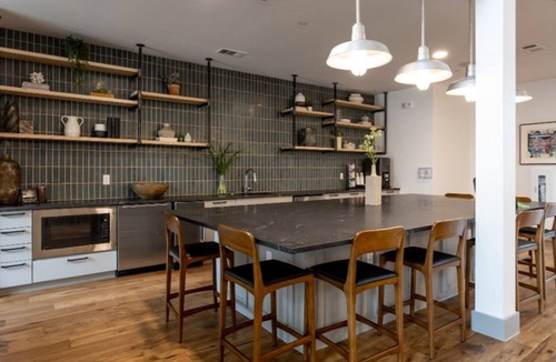 Govalle Apartment | Sunny East Austin 1BR w/Lounge & Pool, nr Restaurants, by Blueground