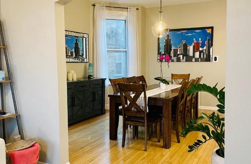 Avondale Apartment | Sunny, Spacious, 3BR 1BA Davlin INN Chicago