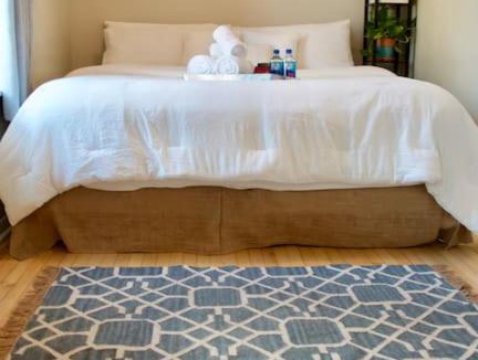 Avondale Apartment | Sunny, Spacious, 3BR 1BA Davlin INN Chicago