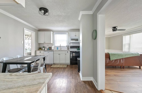 Hopewell House | Sunset Circle Retreat - 3BR Home with 2 Car Garage