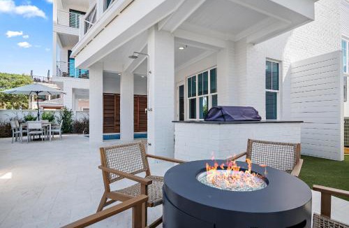 Seawalk Circle House | Sunset Lounge