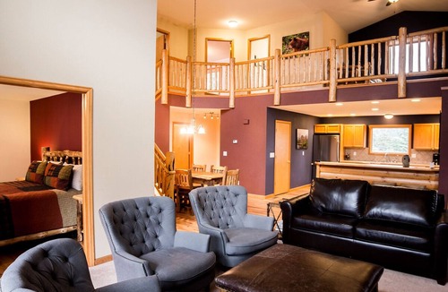 Estes Park House | Sunset Ridge Condo Virginia Home – Luxurious 3 Bedroom, 2 Bath