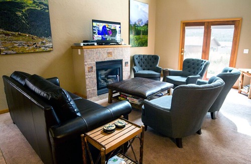Estes Park House | Sunset Ridge Condo Virginia Home – Luxurious 3 Bedroom, 2 Bath