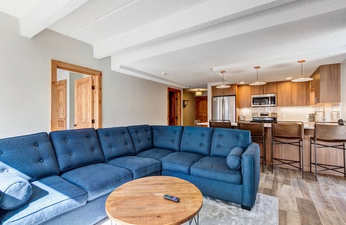 Copper Mountain Condo | Sunsets in Copper Mountain CO:- Ski in/Ski out with an amazing view