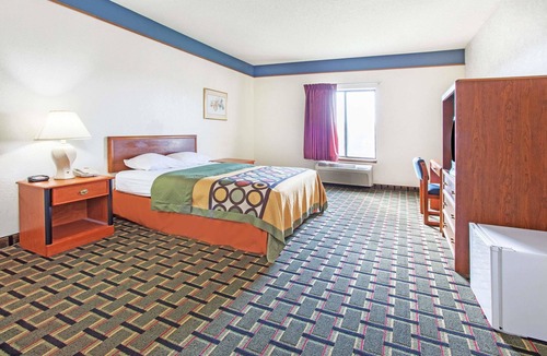 Atchison Hotel | Super 8 by Wyndham Atchison