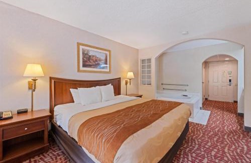 Cherokee Hotel | SureStay by Best Western Cherokee on the River