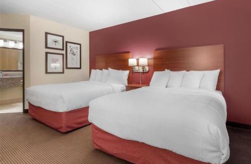 Litchfield Hotel | SureStay Plus Hotel by Best Western Litchfield
