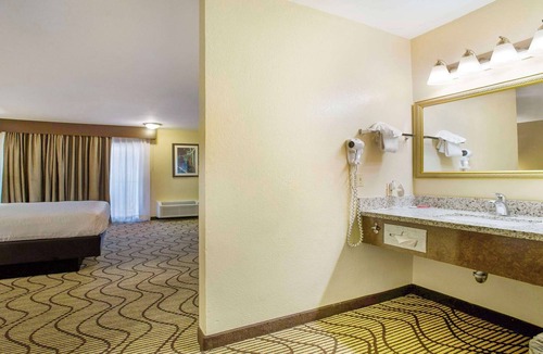 Downtown Sacramento Hotel | SureStay Plus Hotel by Best Western Sacramento North