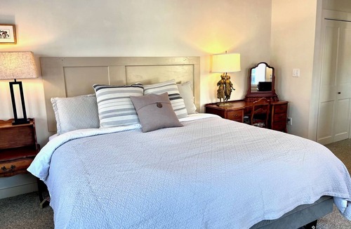Waitsfield House | Swimming Hotspot, Family Friendly, 1 block to local shops