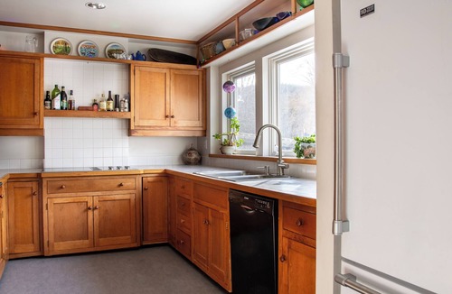 Waitsfield House | Swimming Hotspot, Family Friendly, 1 block to local shops