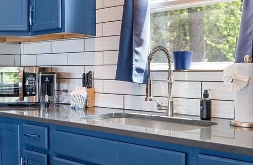 Big Cedars House | Table Rock Lakefront Studio w Access Private Hot Tub Free Daily Tickets