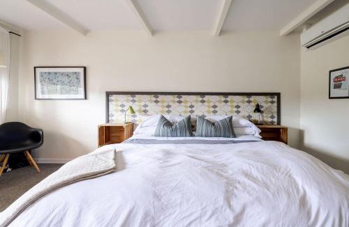 Canaan Valley Hotel | The Billy Motel Pet Friendly Room with Charm