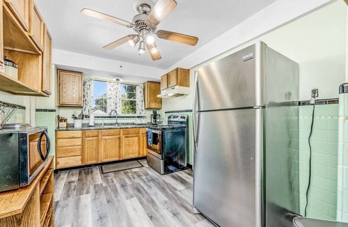 Roselawn Finance House | The Cher'e - Stylish 2-Bedroom Retreat in Cincinnati