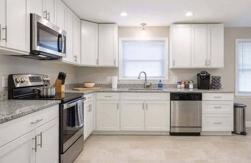 Worth House | *The Comfy King Ranch*King Bed Suite*Fast Wi-Fi