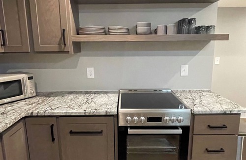 Sioux Falls Apartment | The Cozy Place-Modern 1-bedroom lower level apartment near Downtown Sioux Falls