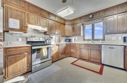 Spirit Lake House | The Foxhole House Lakefront East Lake Okoboji