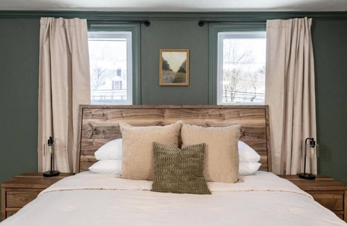 Sherborn Hotel | The Inn at Fireside Tavern Sherborn