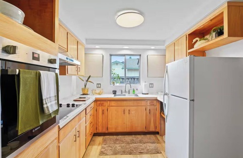Central Oregon House | The Jasmine House: A cozy 2-bedroom retreat in central Eugene, perfect for families.