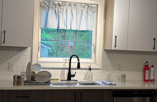 Gilman House | The Lake Escape Tranquil 2-bedroom house perfect for a relaxing Lebanon getaway