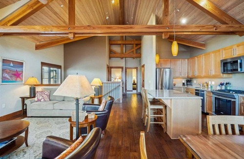 Tolovana Park House | The Lodges C-1 - 1 Block to the Beach!