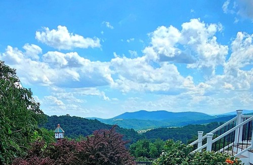 Rippon Apartment | "The Love Nest" - Stunning Views overlooking the Shenandoah in Wine Country