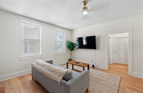 Hampton House | The Marilyn: Beautiful 2-Bdrm Home Near the Beach