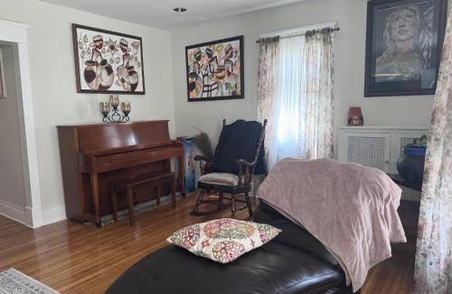 Downtown Buffalo Apartment | The Paradise House steps from the Heart of Hertel