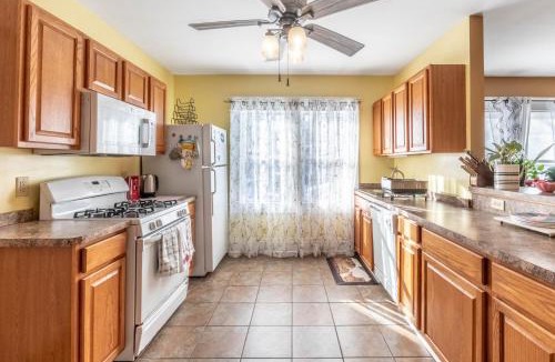Downtown Buffalo Apartment | The Paradise House steps from the Heart of Hertel