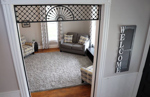 Muscatine House | The Pearl House -- Muscatine Vacation Rental