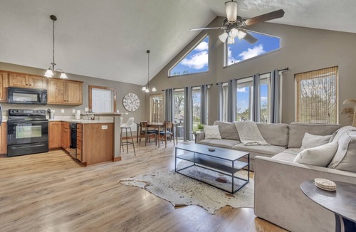 Spirit Lake House | The Playing Hooky Cabin at Bridges Bay Resort