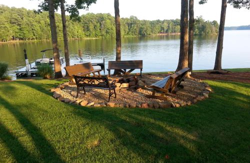 Greensboro House | The Pointe
